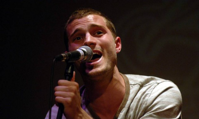 亲爱的别怀疑,你的格雷总裁就是这麼会唱!杰米道南原来曾是发片歌手