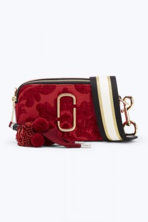 緹花球飾流蘇相機包,Marc Jacobs,NT22,900。