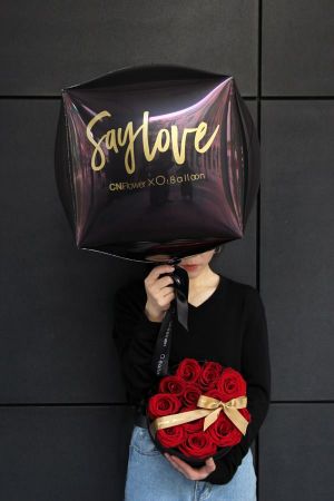 誠品生活信義店|O! balloon×CN Flower_甜蜜瞬間氣球鮮花禮盒組│特價3,980元│原價4,500元。