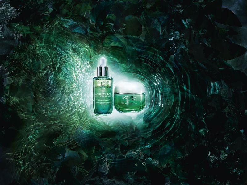 BIOTHERM 碧兒泉水光保濕雙精華(左)與水光保濕凝凍(右)情境圖