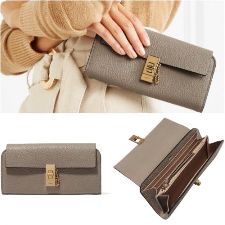 Chloé。