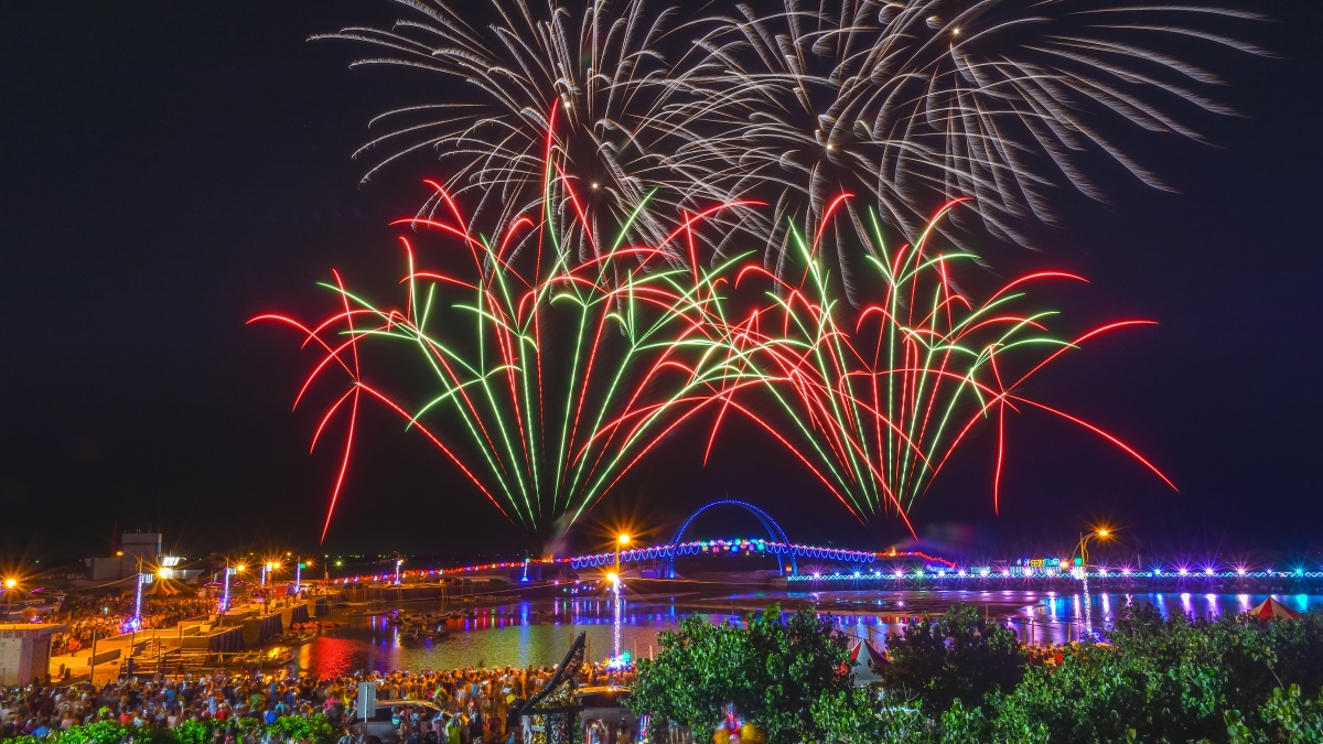 19王功漁火節 週末登場 絢麗煙火秀 海洋音樂會等4大重點懶人包 快衝一波最美西海岸 Marie Claire 美麗佳人