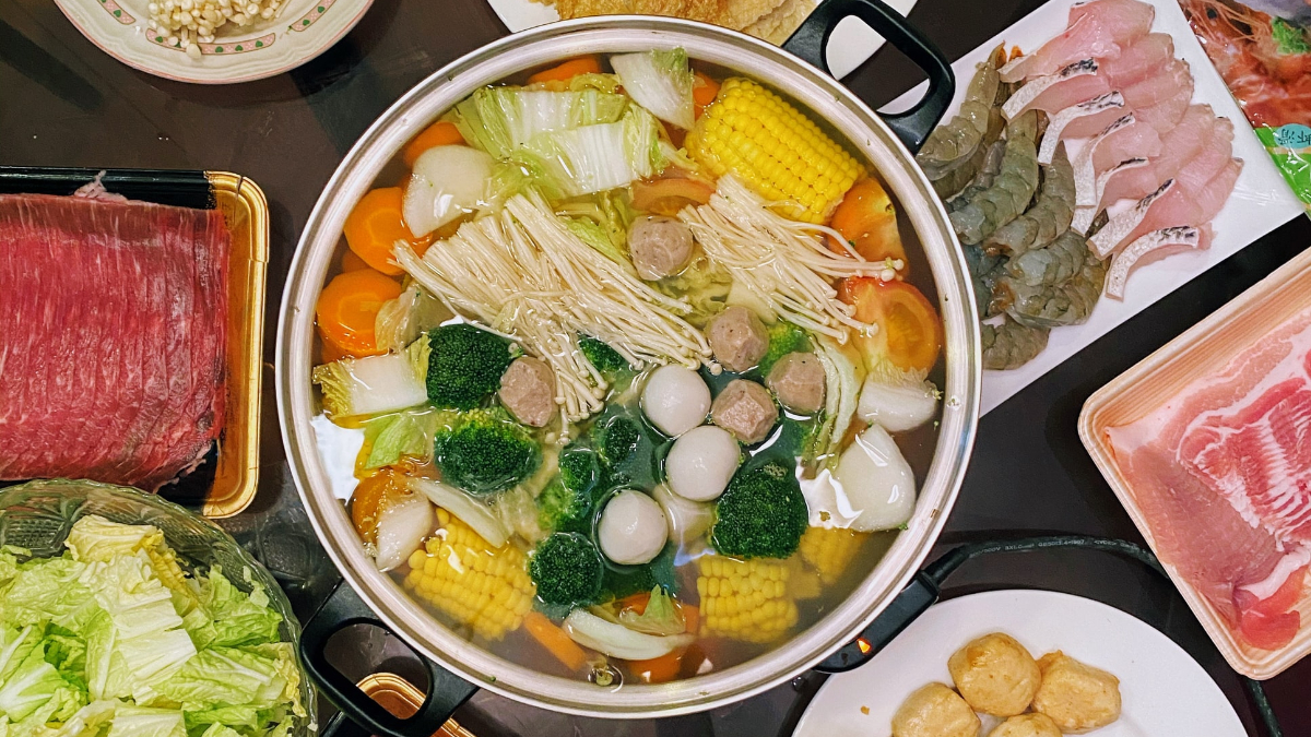 3道低脂高蛋白火鍋食譜來了 鮮蝦什錦藥膳鍋 日式豆乳火鍋 牛肉蔬菜鍋